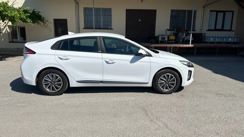 Hyundai Ioniq FACELIFT / В гаранция, снимка 4 - Автомобили и джипове - 52033210