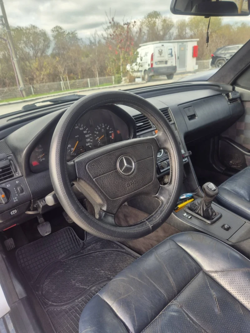 Mercedes-Benz C 220, снимка 5 - Автомобили и джипове - 52699088