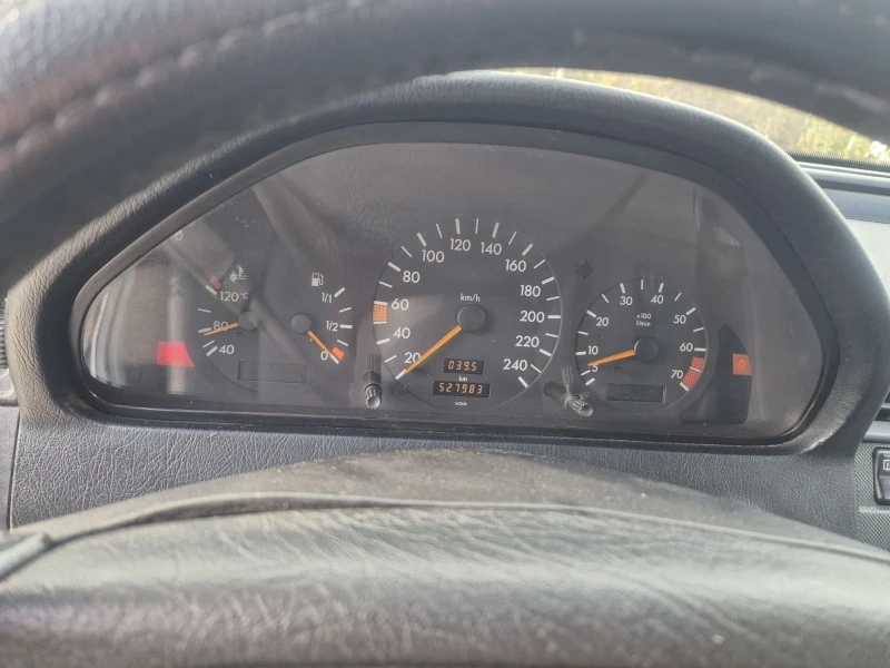 Mercedes-Benz C 220, снимка 4 - Автомобили и джипове - 52699088