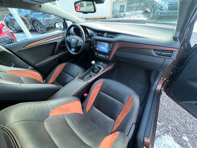 Toyota Avensis 2.0D 6MT ELEGANCE DAKOTA BROWN, снимка 8 - Автомобили и джипове - 53078346