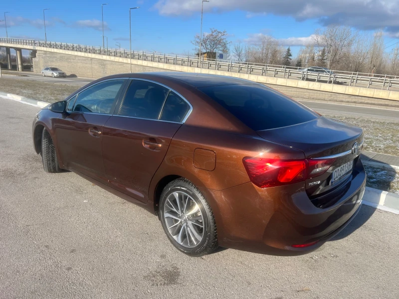 Toyota Avensis 2.0D 6MT ELEGANCE DAKOTA BROWN, снимка 5 - Автомобили и джипове - 53078346