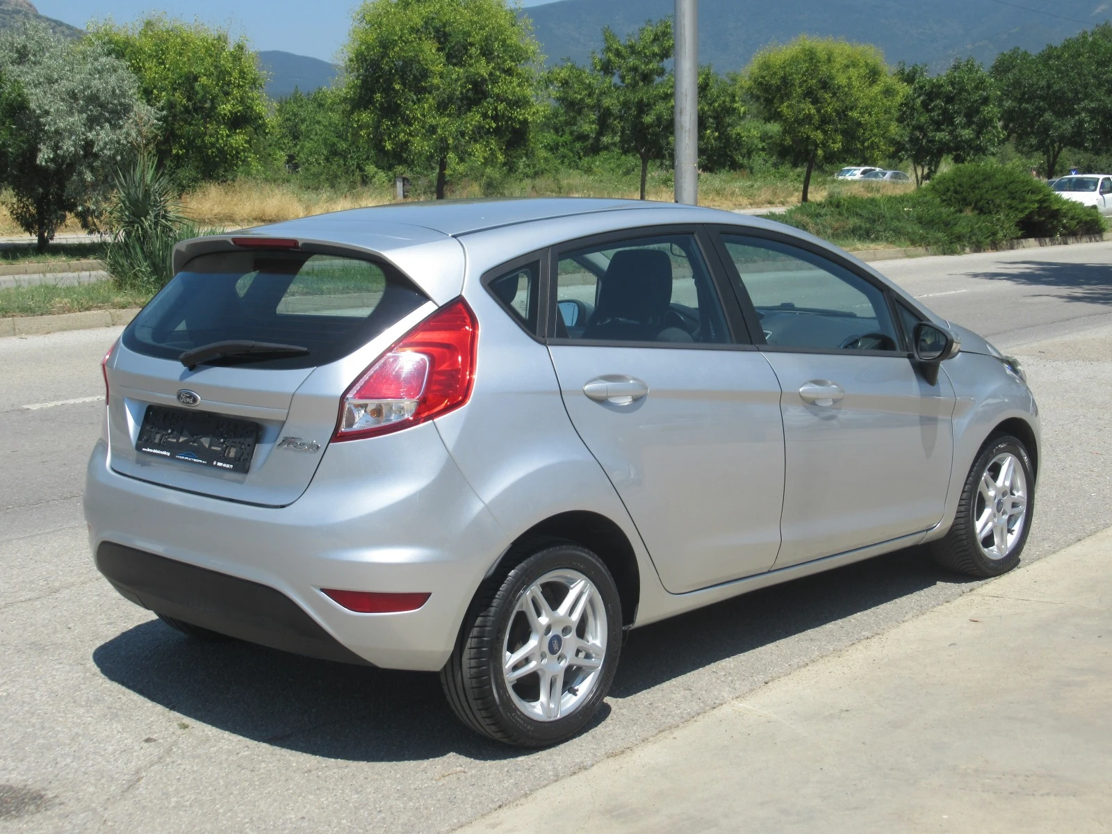 Ford Fiesta 1.4i Bi-fuel * Перфектен*  - изображение 5