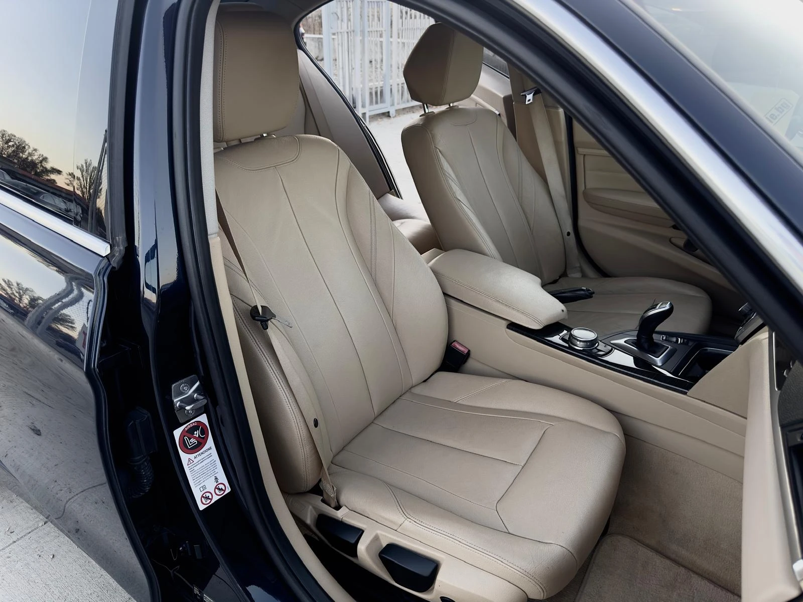 BMW 335 3.0D 44/142000 km/  | Mobile.bg   11