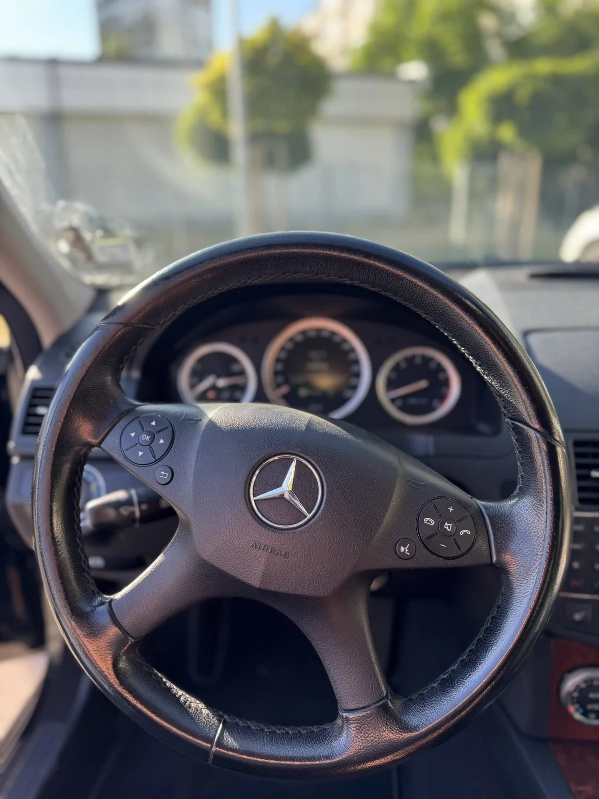 Mercedes-Benz C 350  - изображение 5