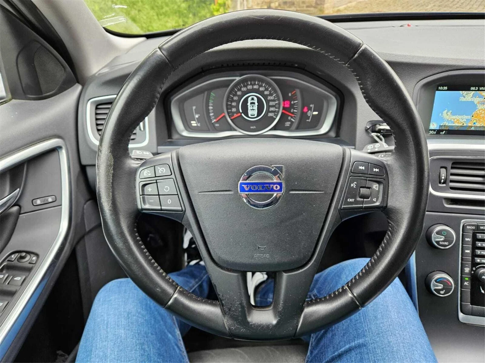 Volvo V60 D3 Kinetic - изображение 5