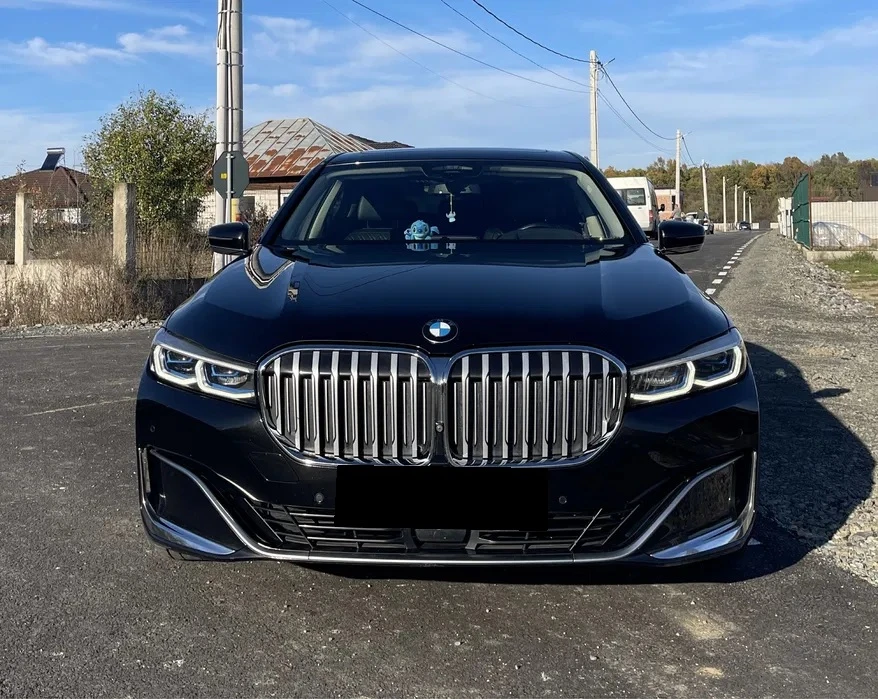 BMW 730 d xDrive - изображение 2