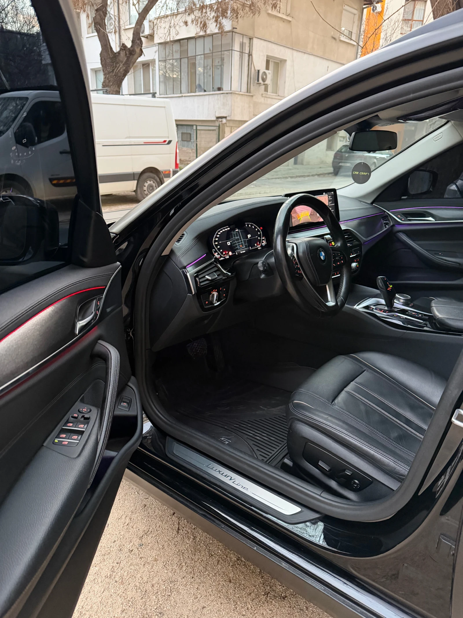 BMW 530 D Face LuxuryLine HUD 360 Distronic Pano САТЕН - изображение 7