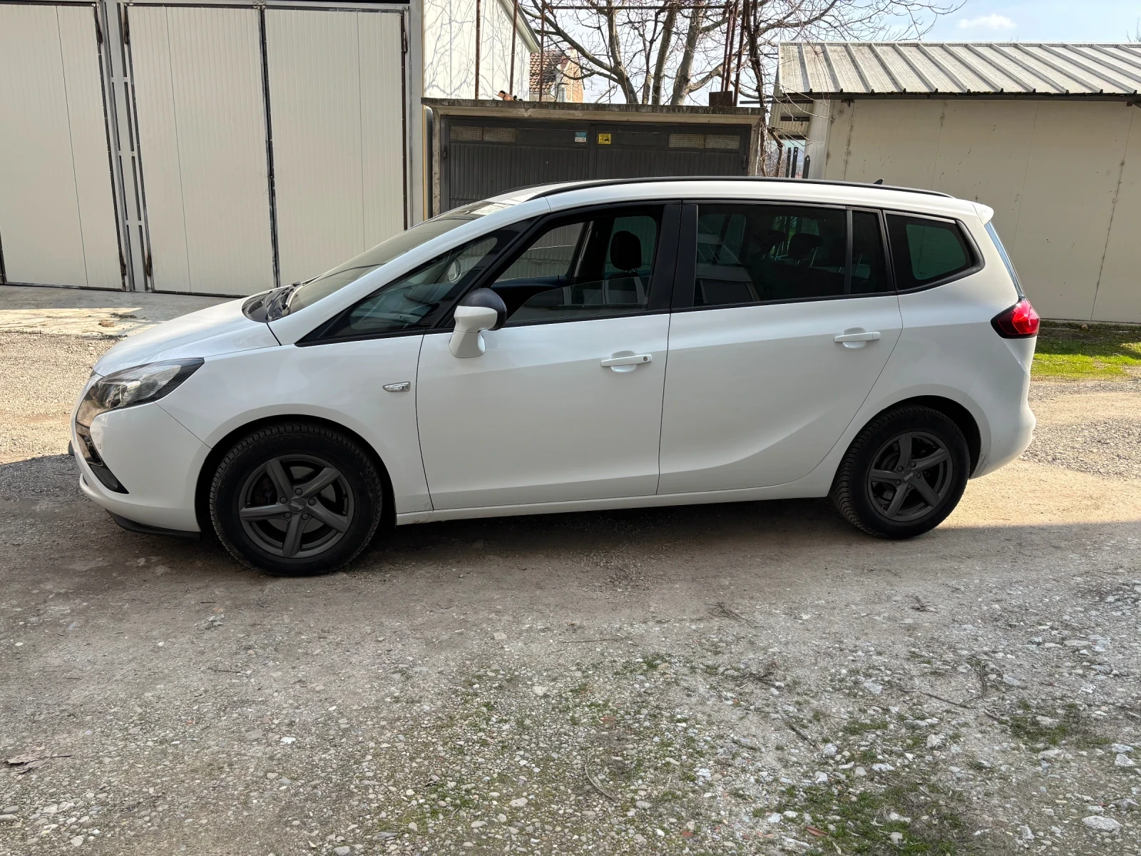 Opel Zafira Tourer Ti 140к.с. Евро5, снимка 3 - Автомобили и джипове - 53736373