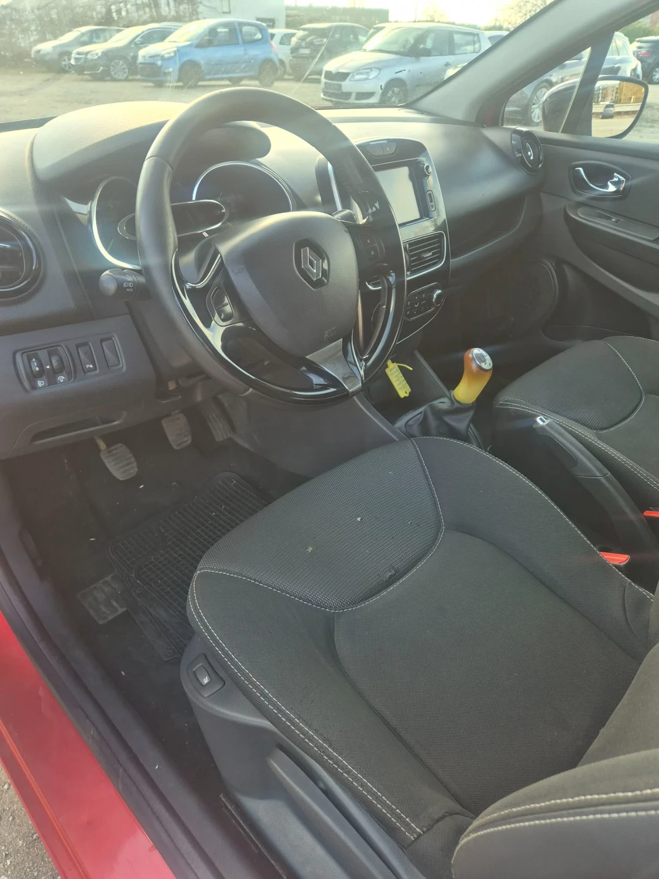 Renault Clio, снимка 12 - Автомобили и джипове - 54108775