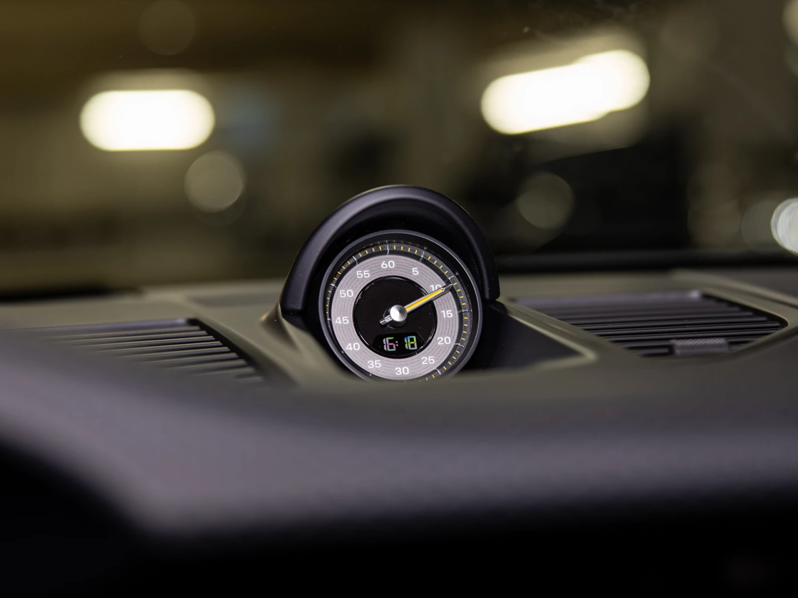 Porsche 911 GT3 Touring* Lift* Carbon* Chrono* 4Seats* BOSE, снимка 13 - Автомобили и джипове - 54199895