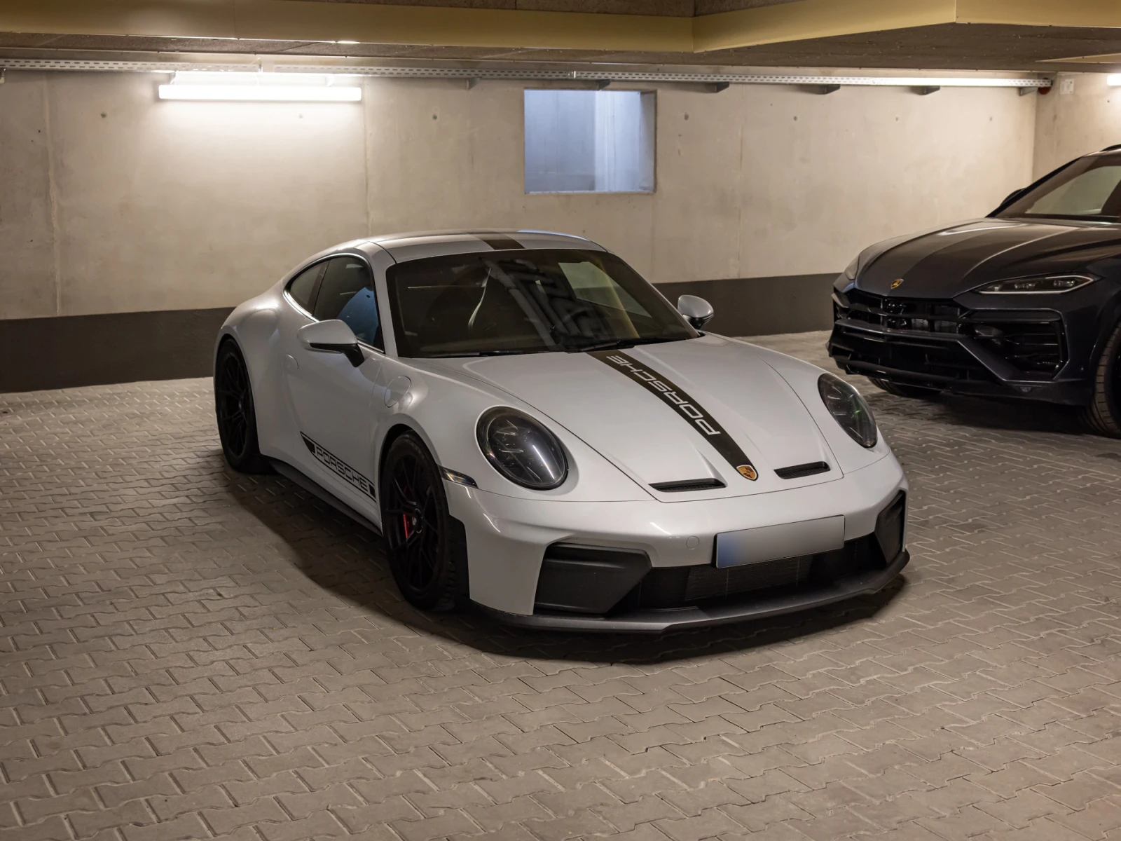 Porsche 911 GT3 Touring* Lift* Carbon* Chrono* 4Seats* BOSE, снимка 4 - Автомобили и джипове - 54199895