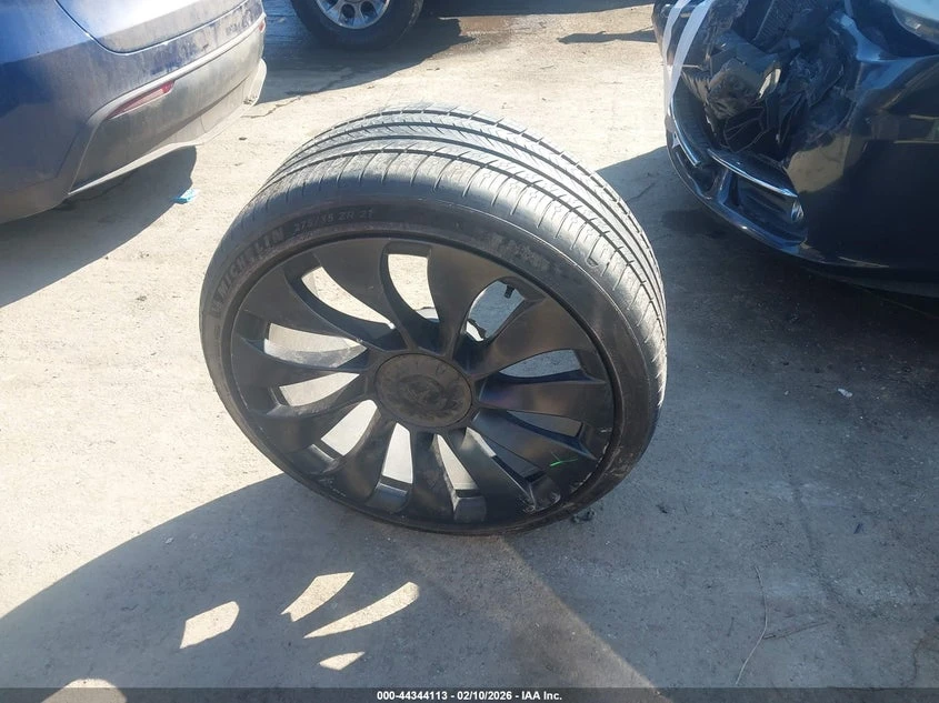 Tesla Model Y Performance Dual Motor All-Wheel Drive, снимка 12 - Автомобили и джипове - 54435740