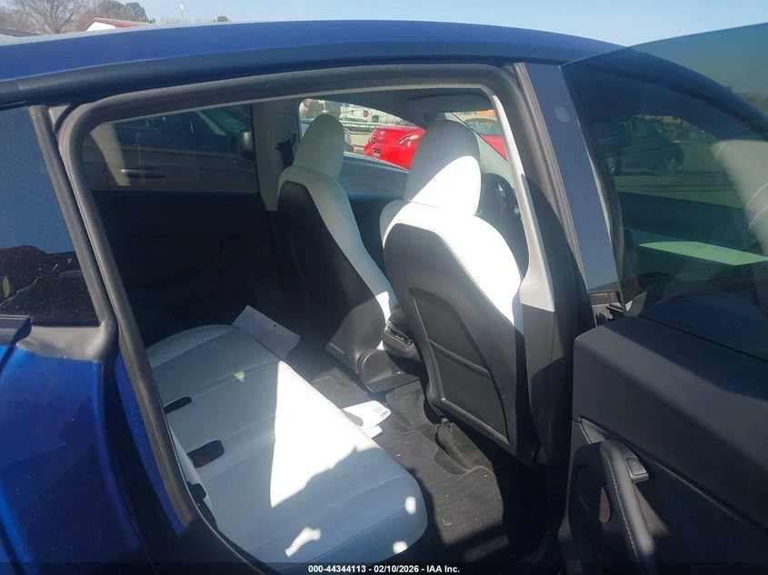 Tesla Model Y Performance Dual Motor All-Wheel Drive, снимка 8 - Автомобили и джипове - 54435740