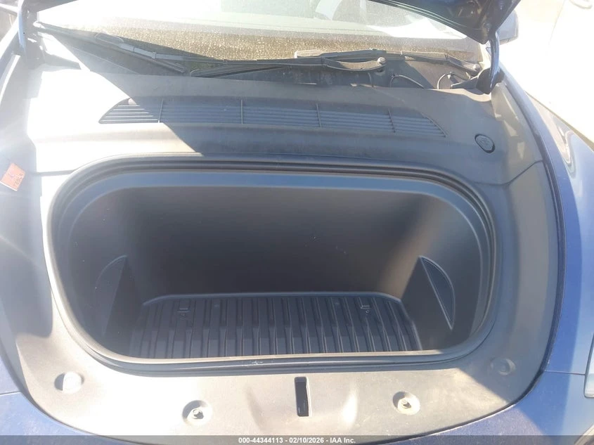 Tesla Model Y Performance Dual Motor All-Wheel Drive, снимка 10 - Автомобили и джипове - 54435740