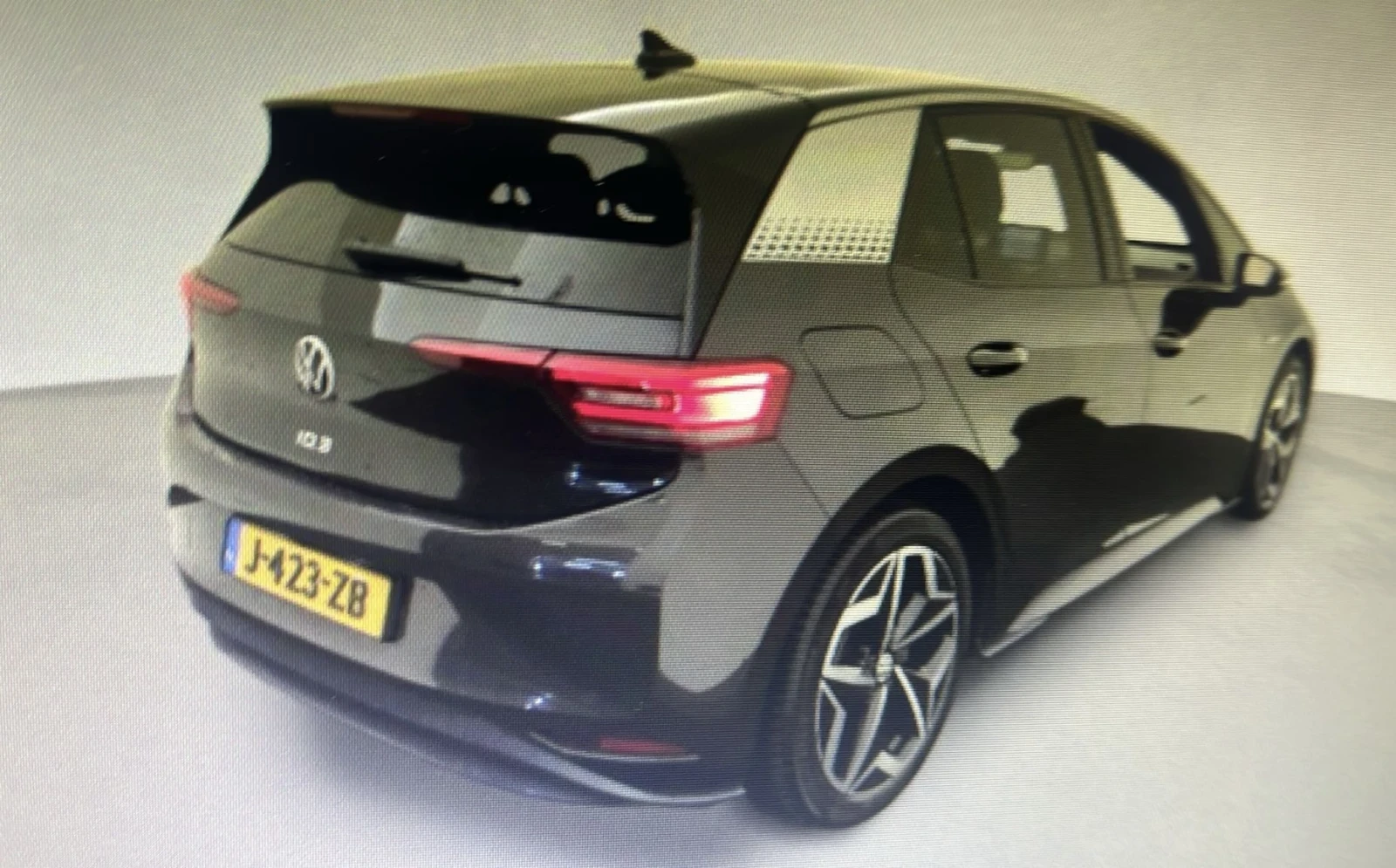 VW ID.3 1ST* Plus* 90%SoH* Камера* Алкантра* Matrix, снимка 8 - Автомобили и джипове - 54575324