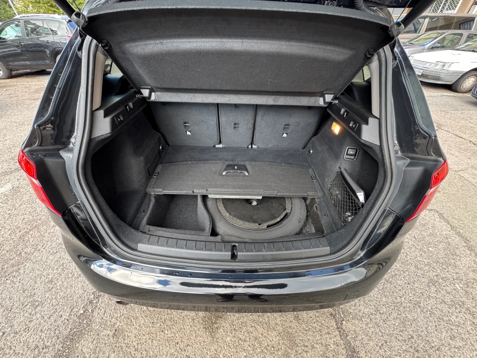 BMW 2 Active Tourer 216d, снимка 12 - Автомобили и джипове - 54644203