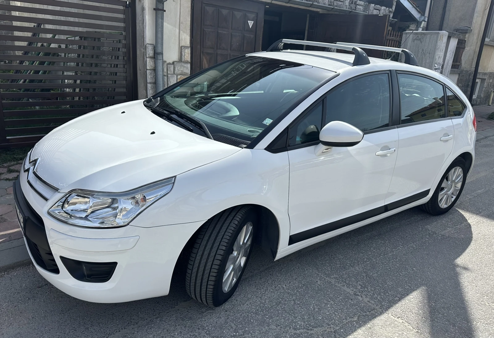 Citroen C4 Оригинални: ал.джанти 4бр, подлакътник, багажник 