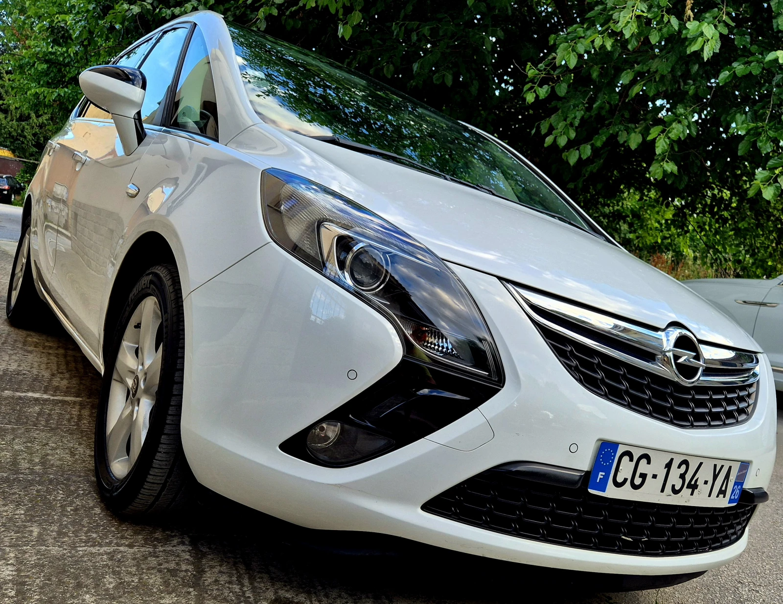 Opel Zafira 2.0d-COSMO-LUX-NAVI-6speed, снимка 6 - Автомобили и джипове - 54919475