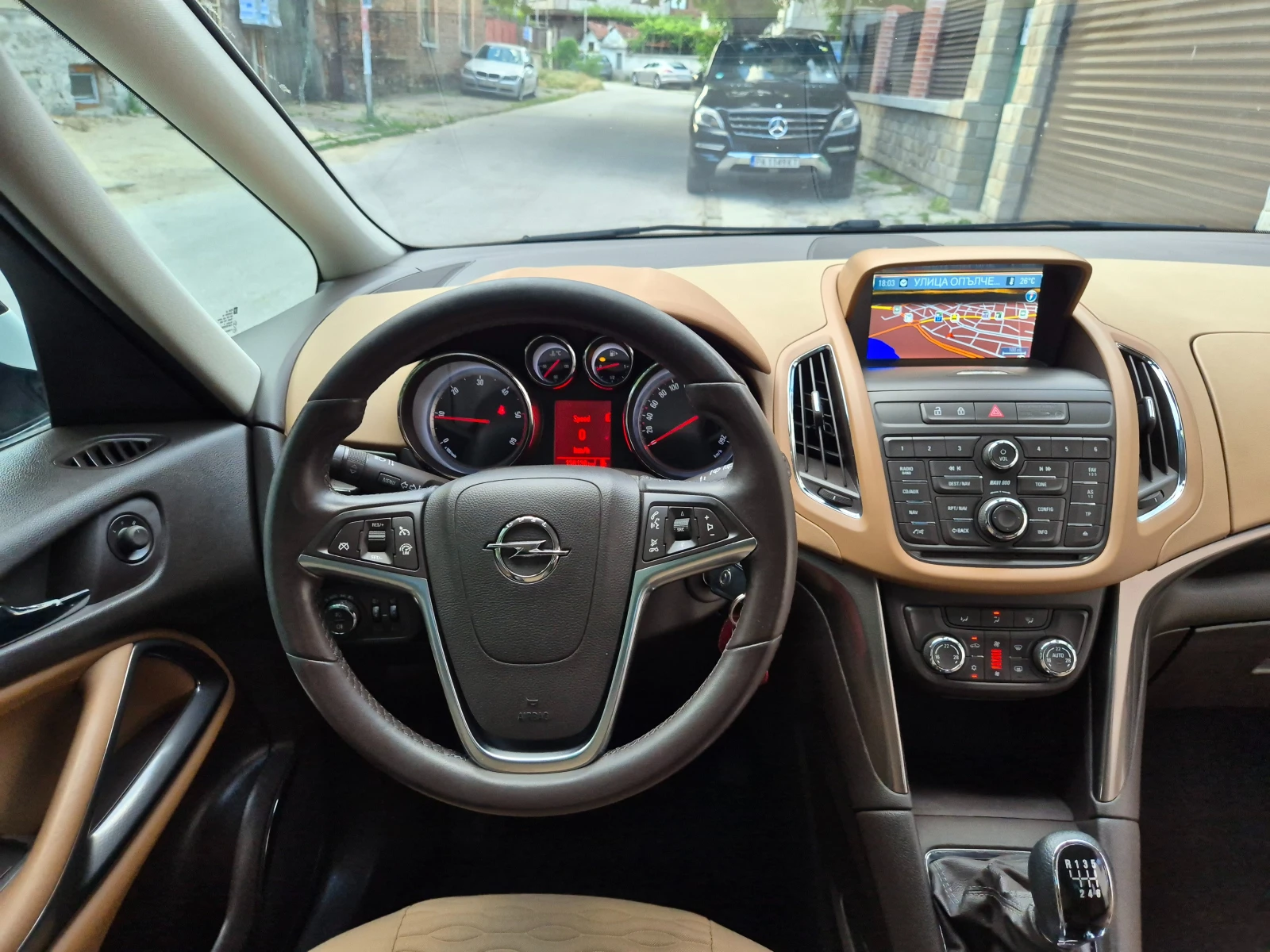 Opel Zafira 2.0d-COSMO-LUX-NAVI-6speed, снимка 16 - Автомобили и джипове - 54919475