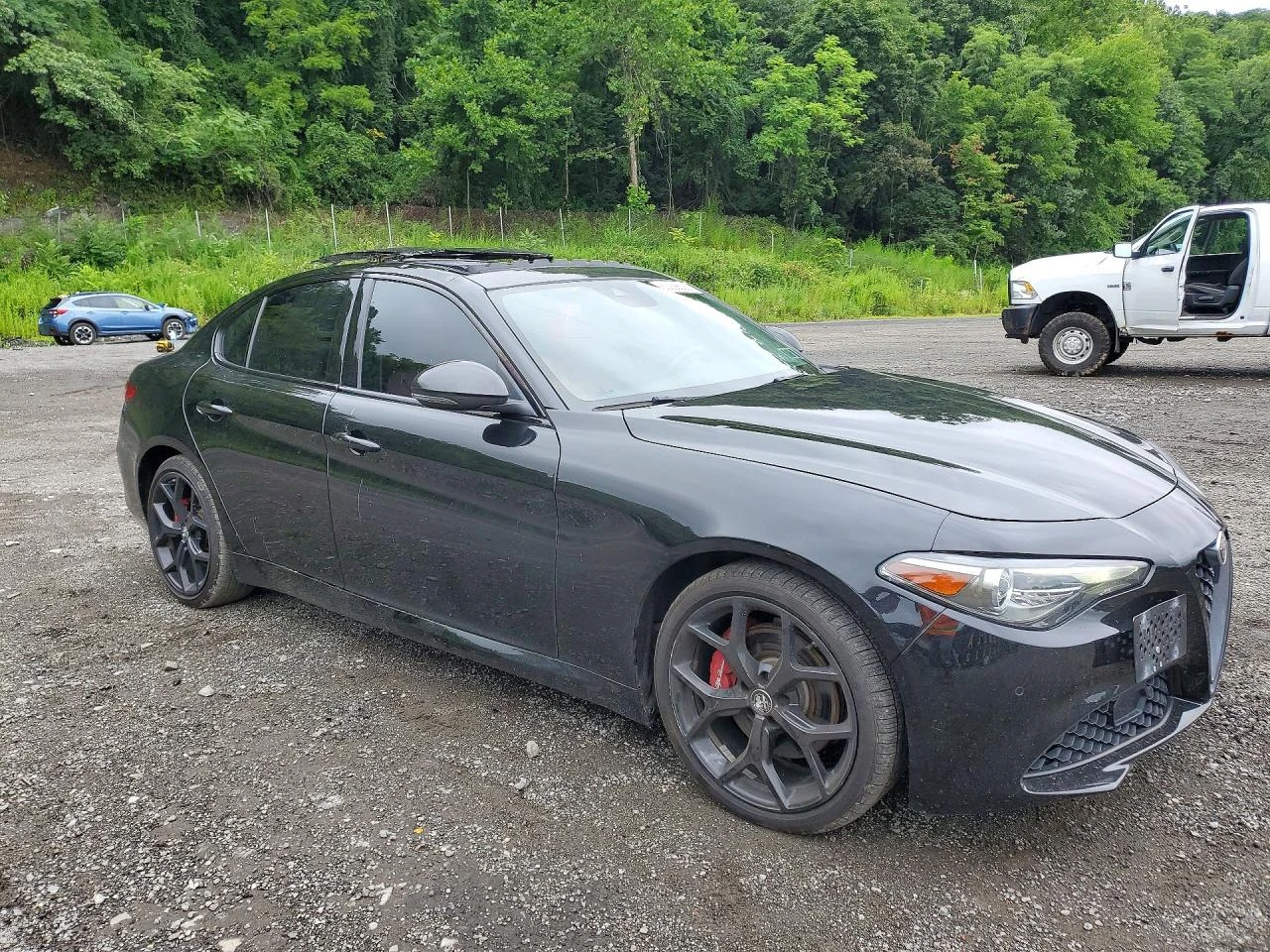 Alfa Romeo Giulia 2.0l Ti, снимка 4 - Автомобили и джипове - 55586797