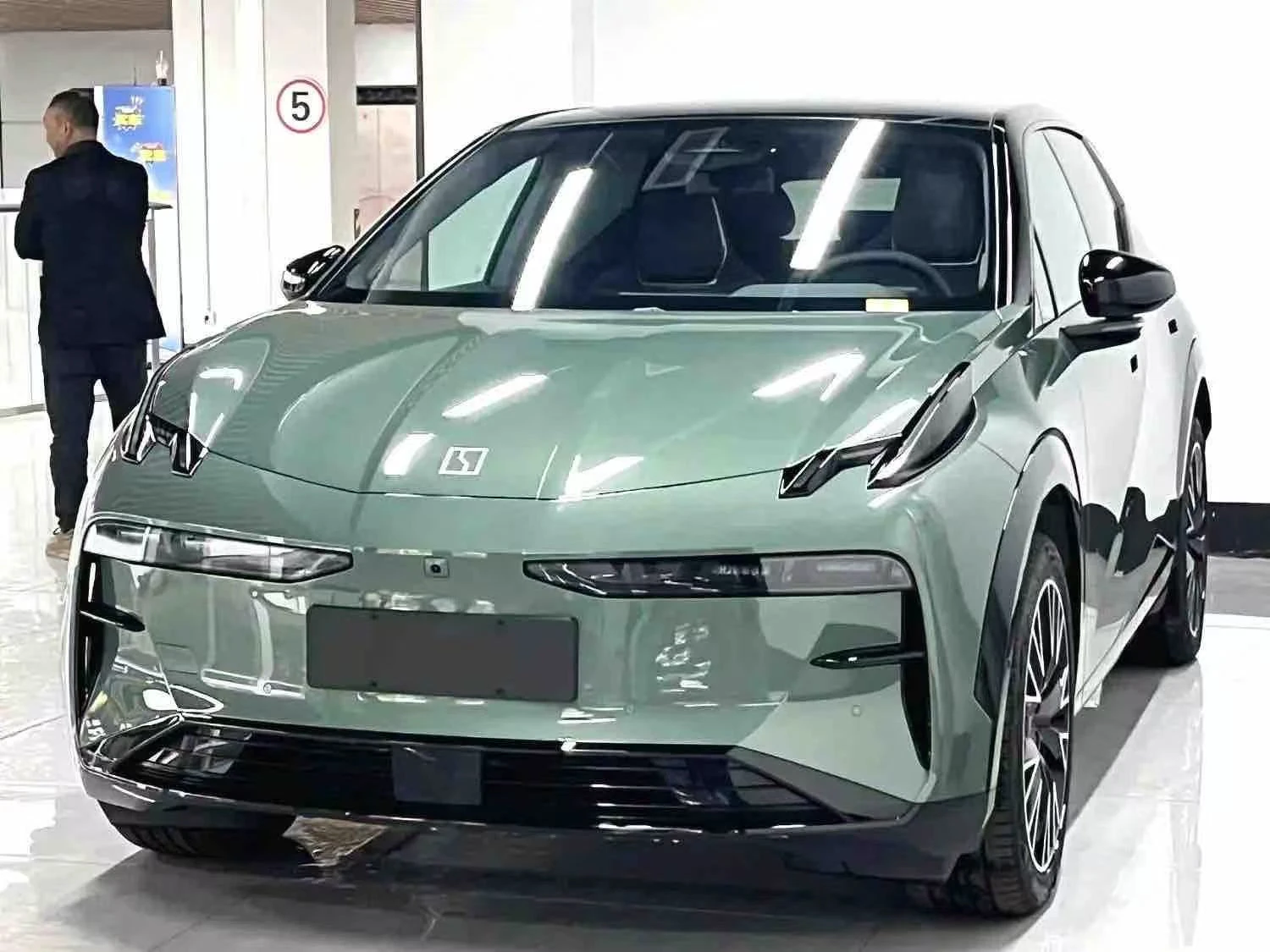 Zeekr X ZEEKR X AWD 4X4 | 428 К.С. | 66 kWh | PERFORMANCE 