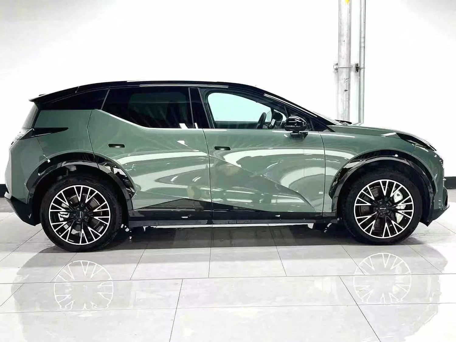 Zeekr X ZEEKR X AWD 4X4 | 428 �.�. | 66 kWh | PERFORMANCE  | Mobile.bg � ����������� 5
