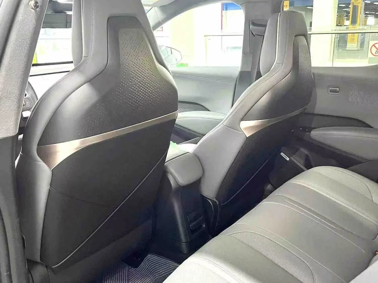 Zeekr X ZEEKR X AWD 4X4 | 428 �.�. | 66 kWh | PERFORMANCE  | Mobile.bg � ����������� 7