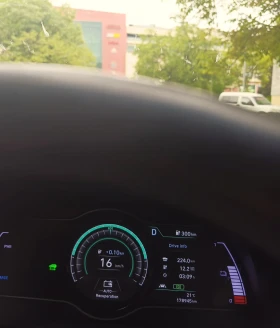 Hyundai Kona 64 kWh, снимка 12