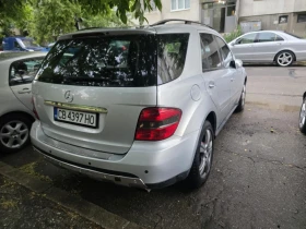     Mercedes-Benz ML 320        