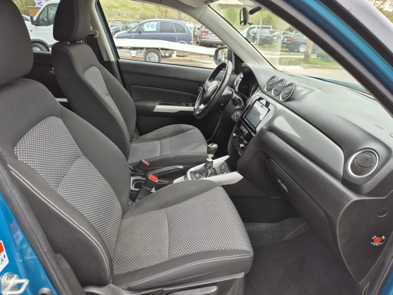 Suzuki Vitara 1.6 d, снимка 11 - Автомобили и джипове - 49891644