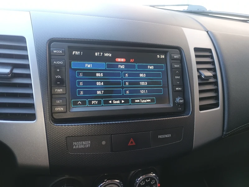 Citroen C-Crosser, снимка 6 - Автомобили и джипове - 52461738