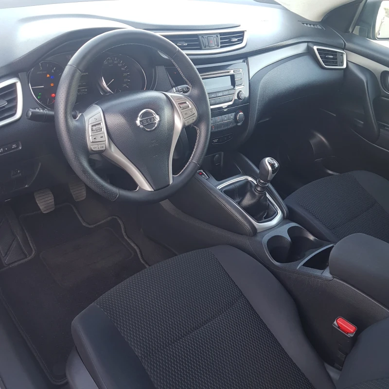 Nissan Qashqai 1.5 DCI, снимка 4 - Автомобили и джипове - 52587928