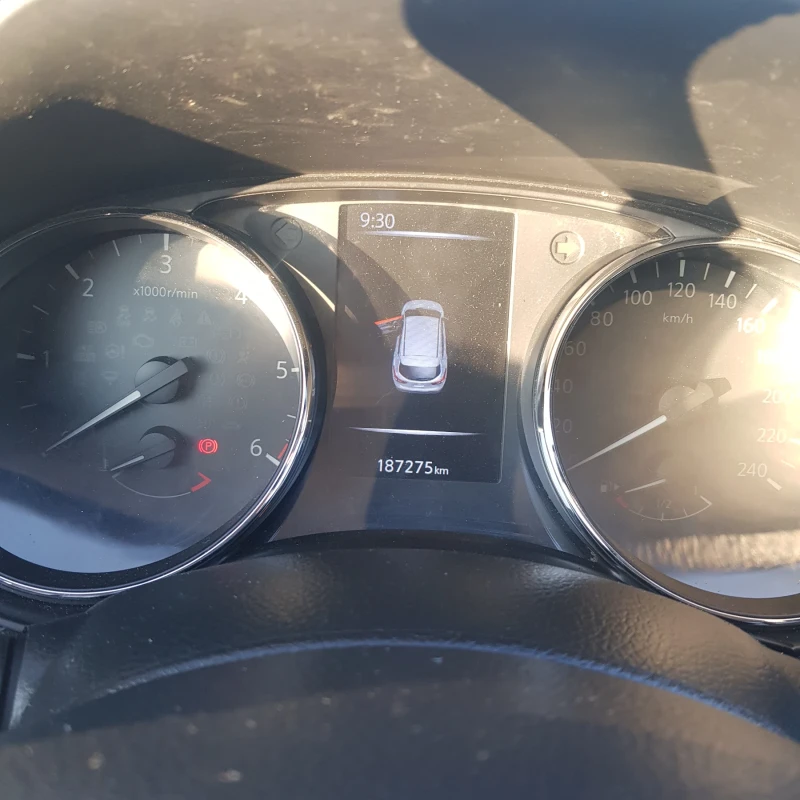 Nissan Qashqai 1.5 DCI, снимка 12 - Автомобили и джипове - 52587928