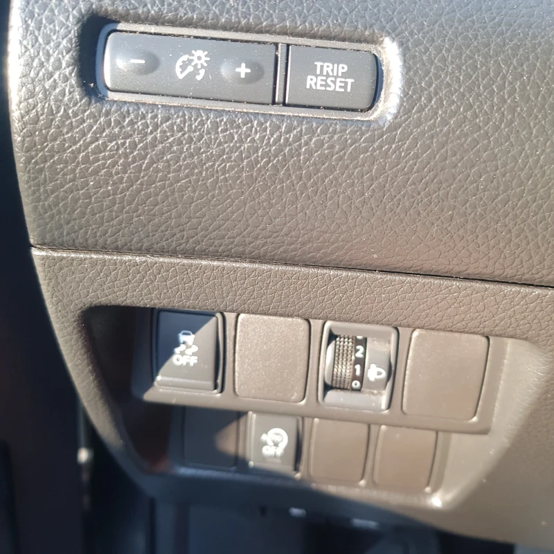 Nissan Qashqai 1.5 DCI, снимка 14 - Автомобили и джипове - 52587928