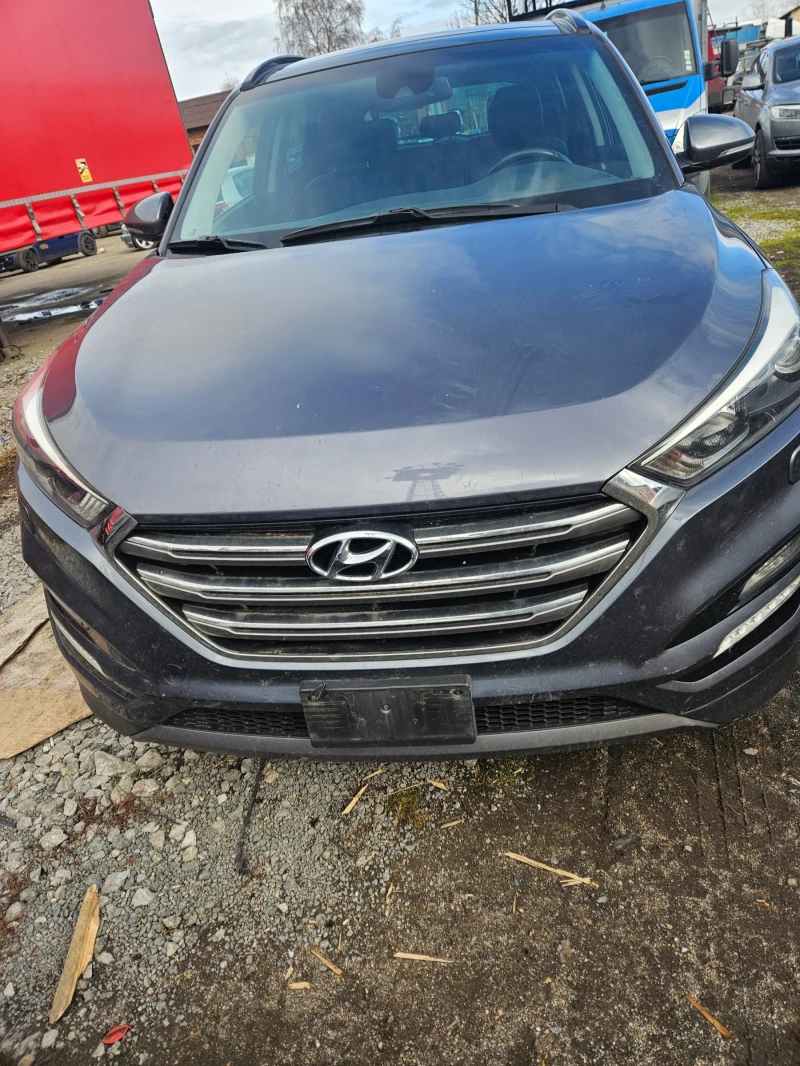 Hyundai Tucson 2.0crdi-136ks-2016god-4x4-На части!!