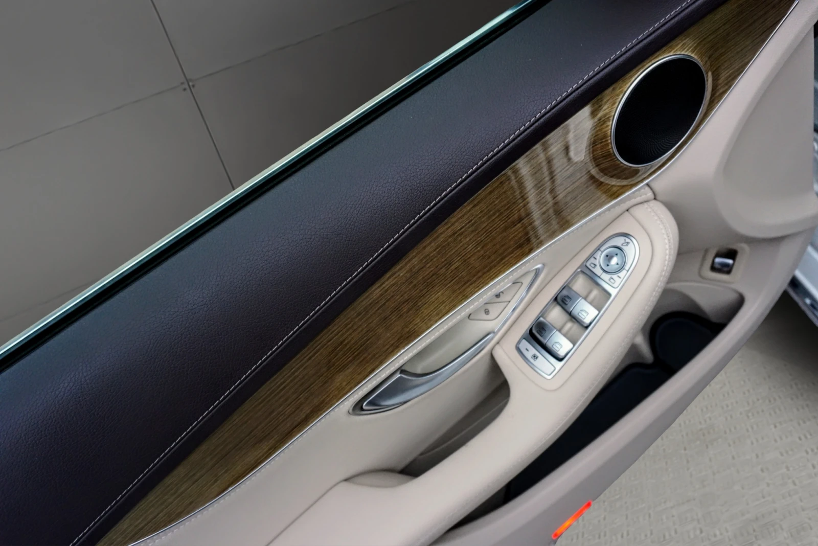 Mercedes-Benz C 300 HYBRID SW PANORAMA, снимка 5 - Автомобили и джипове - 31083052