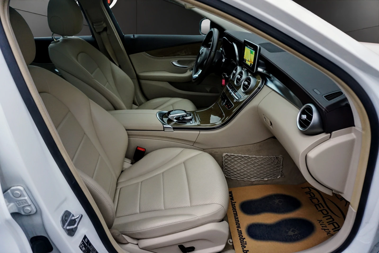 Mercedes-Benz C 300 HYBRID SW PANORAMA, снимка 14 - Автомобили и джипове - 31083052