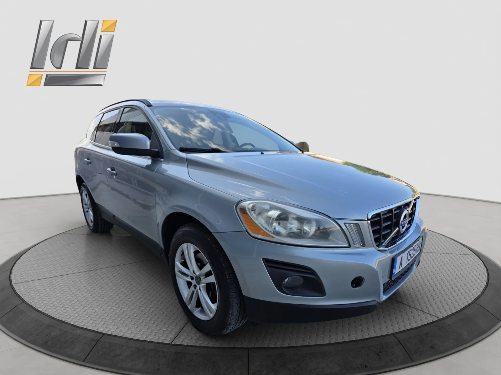 Volvo XC60 D5 4WD - изображение 8