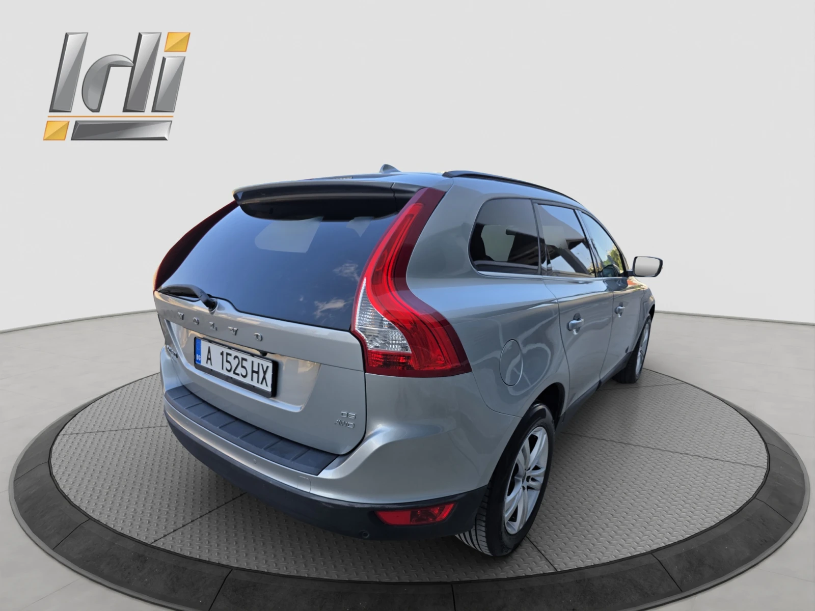 Volvo XC60 D5 4WD - изображение 6