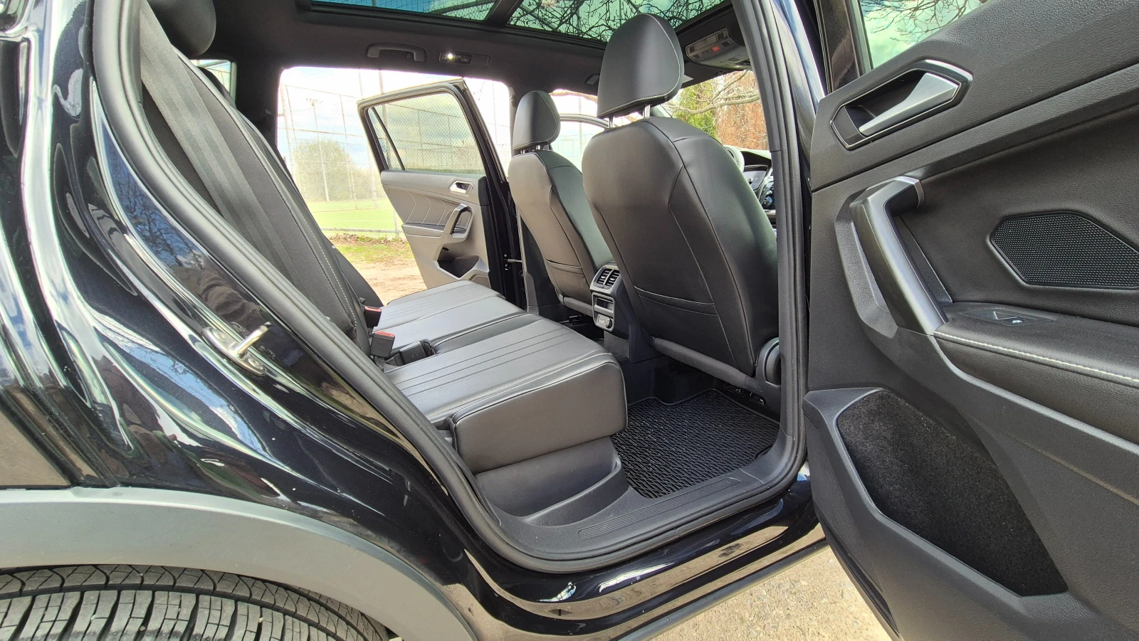 VW Tiguan 2.0 TSI 184 к.с. 4Motion Automatic (SE), снимка 13 - Автомобили и джипове - 54156602