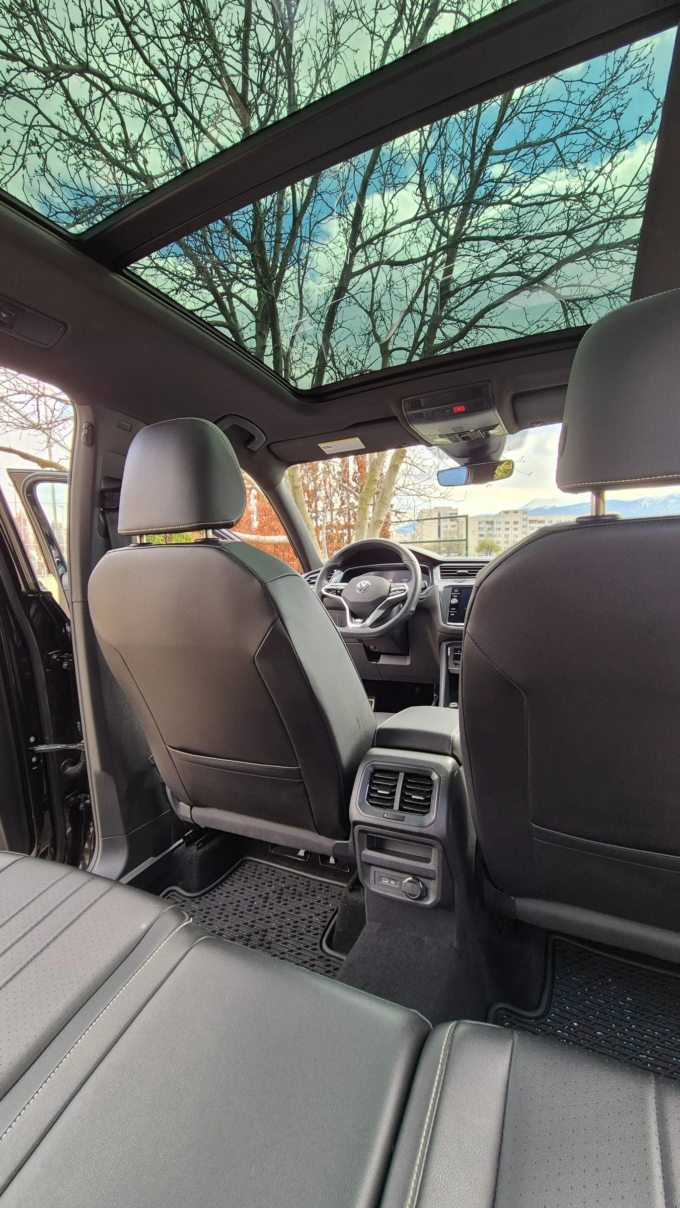 VW Tiguan 2.0 TSI 184 к.с. 4Motion Automatic (SE), снимка 14 - Автомобили и джипове - 54156602