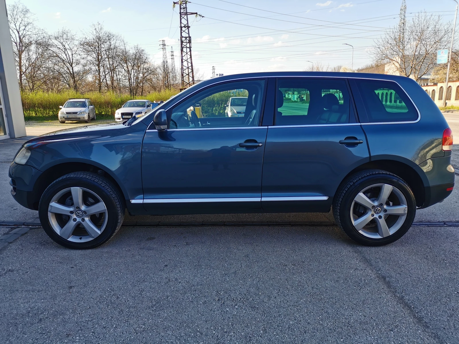 VW Touareg 4.2 310 коня ГАЗ, НАВИ, ВЪЗДУХ, снимка 3 - Автомобили и джипове - 54215480