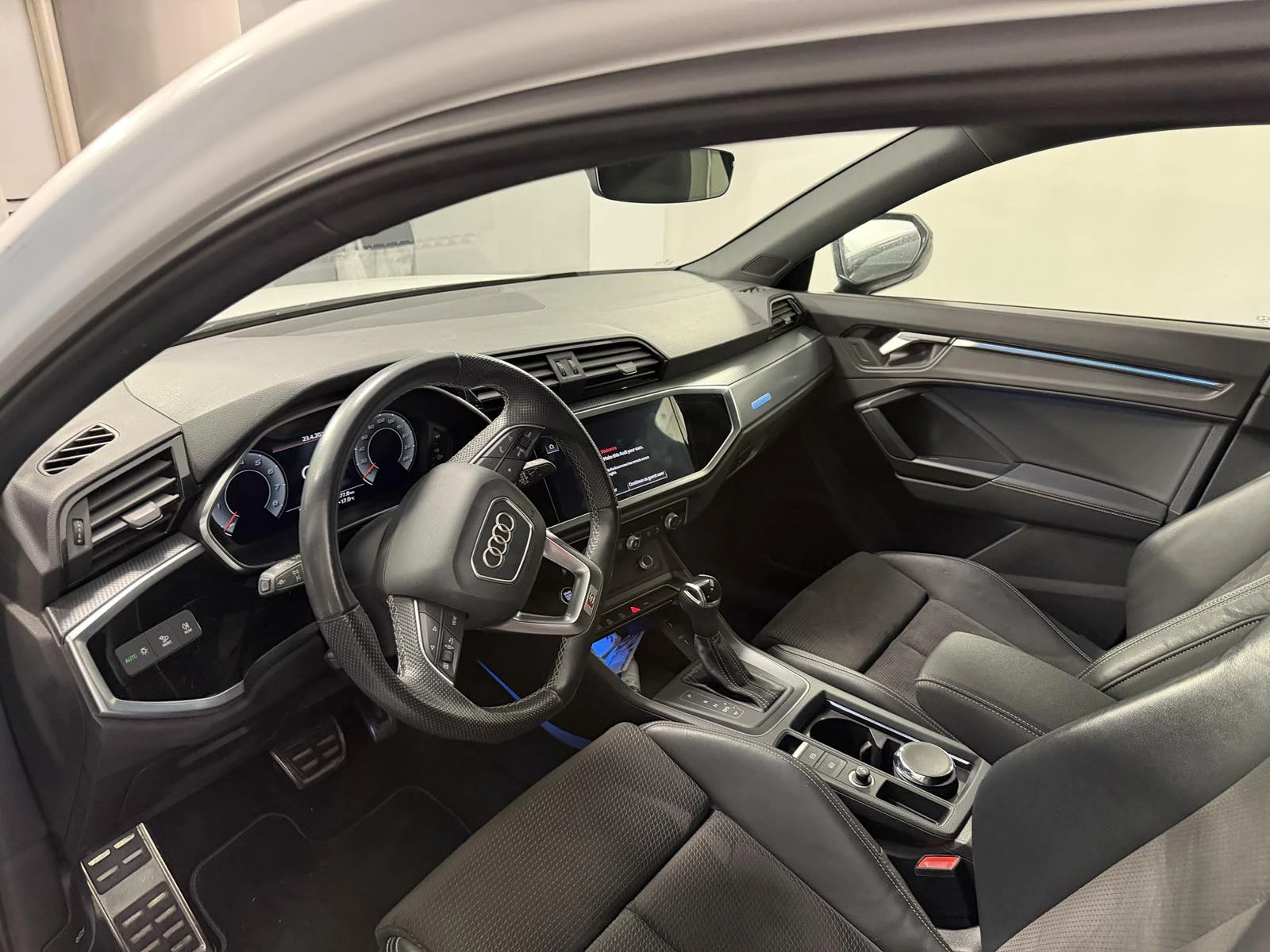 Audi Q3 Sportback, снимка 3 - Автомобили и джипове - 54372884