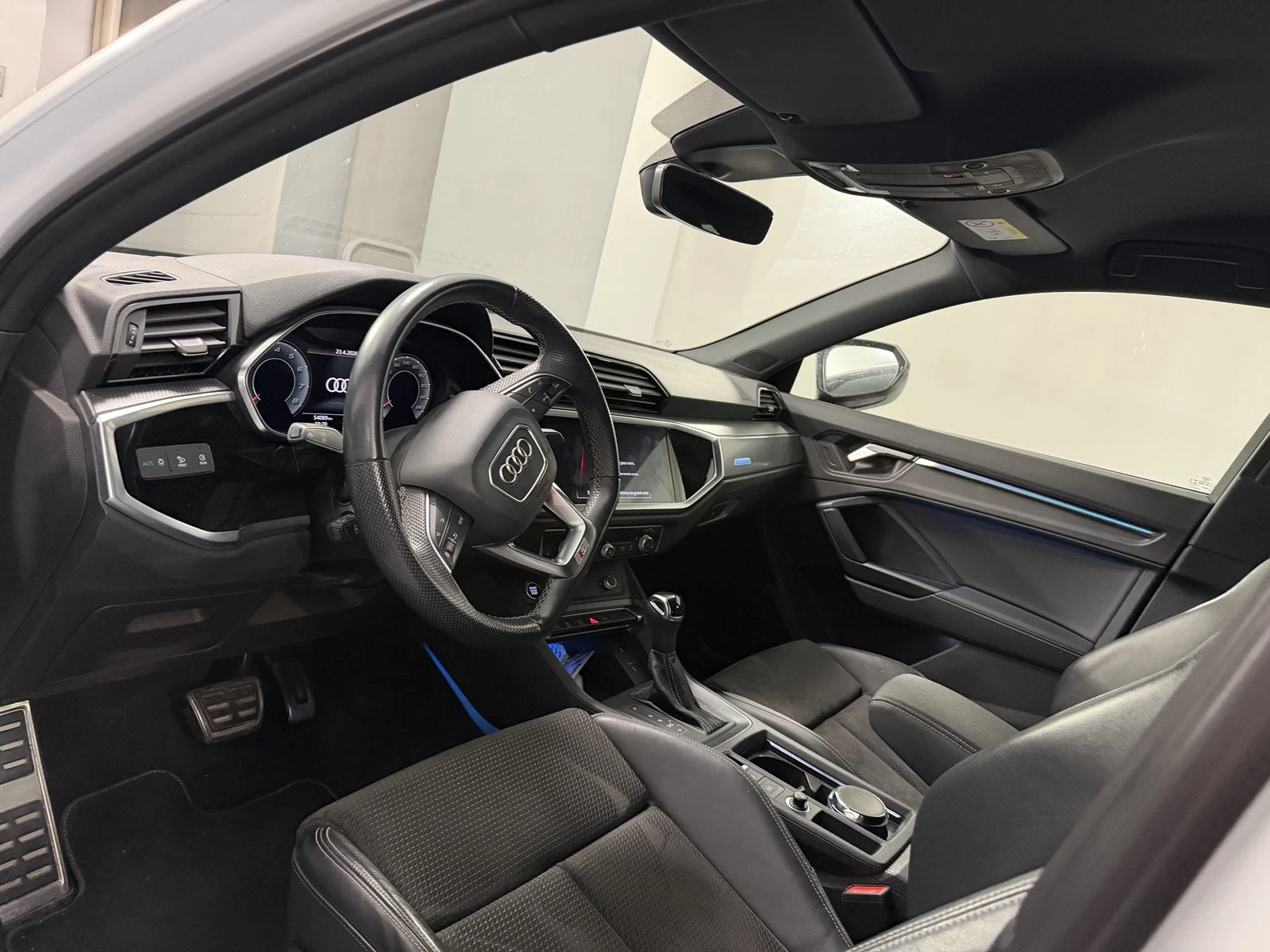 Audi Q3 Sportback, снимка 4 - Автомобили и джипове - 54372884