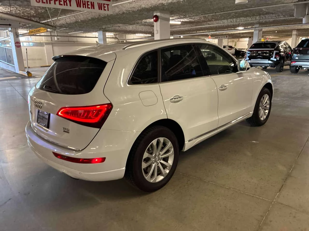Audi SQ5 * 3.0T Technik * CARFAX * KEYLESS * КЛИП НА МОТОРА, снимка 3 - Автомобили и джипове - 54322813