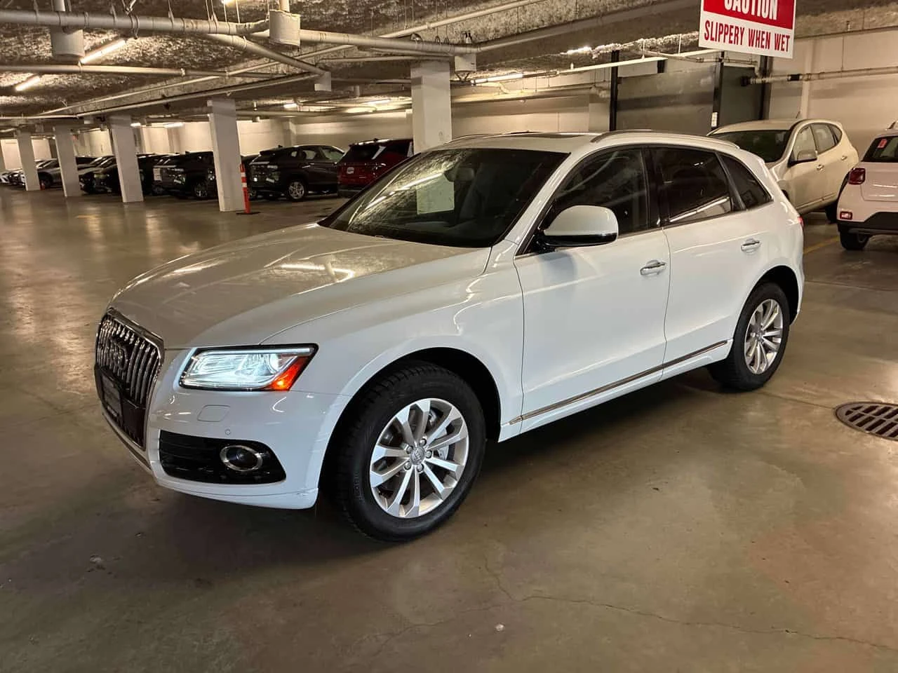 Audi SQ5 * 3.0T Technik * CARFAX * KEYLESS * КЛИП НА МОТОРА, снимка 2 - Автомобили и джипове - 54322813