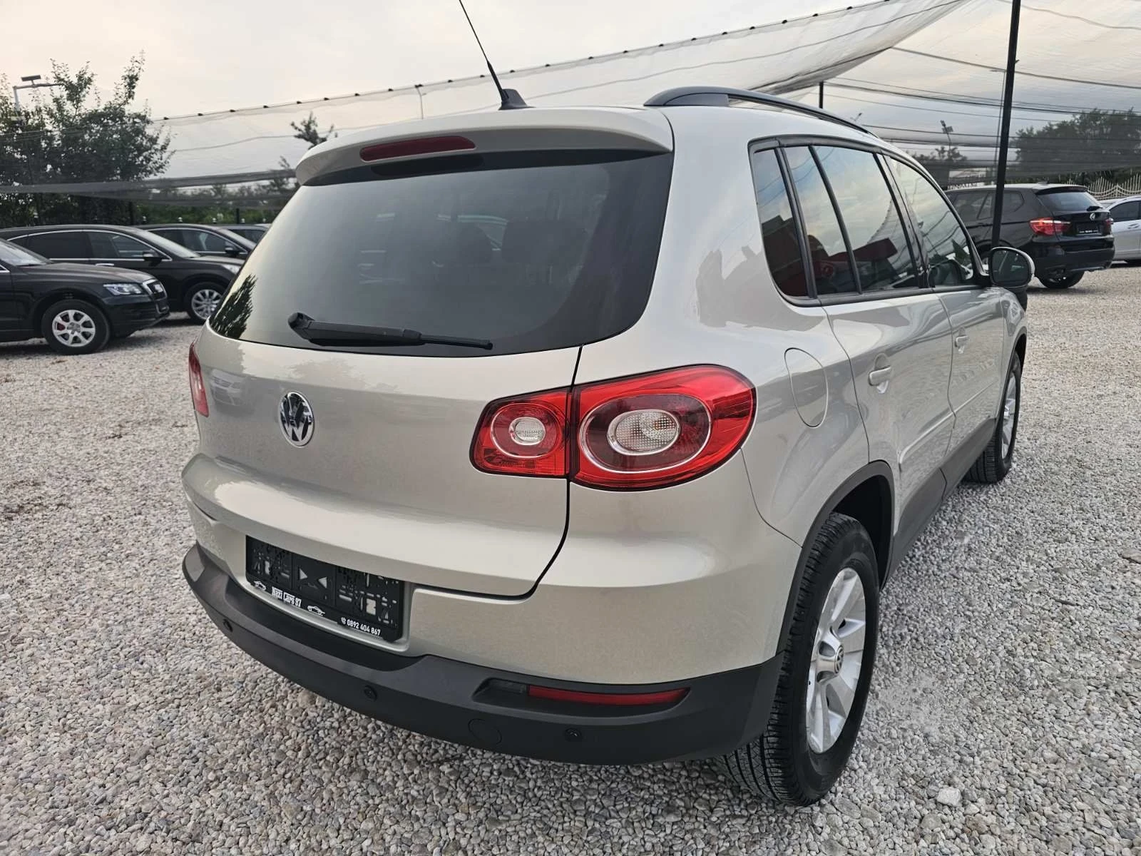 VW Tiguan 2.0 TDI/ 4x4/ ПАНОРАМА/ КОЖА/ НАВИГАЦИЯ/ ПОДГРЕВ, снимка 6 - Автомобили и джипове - 55931039