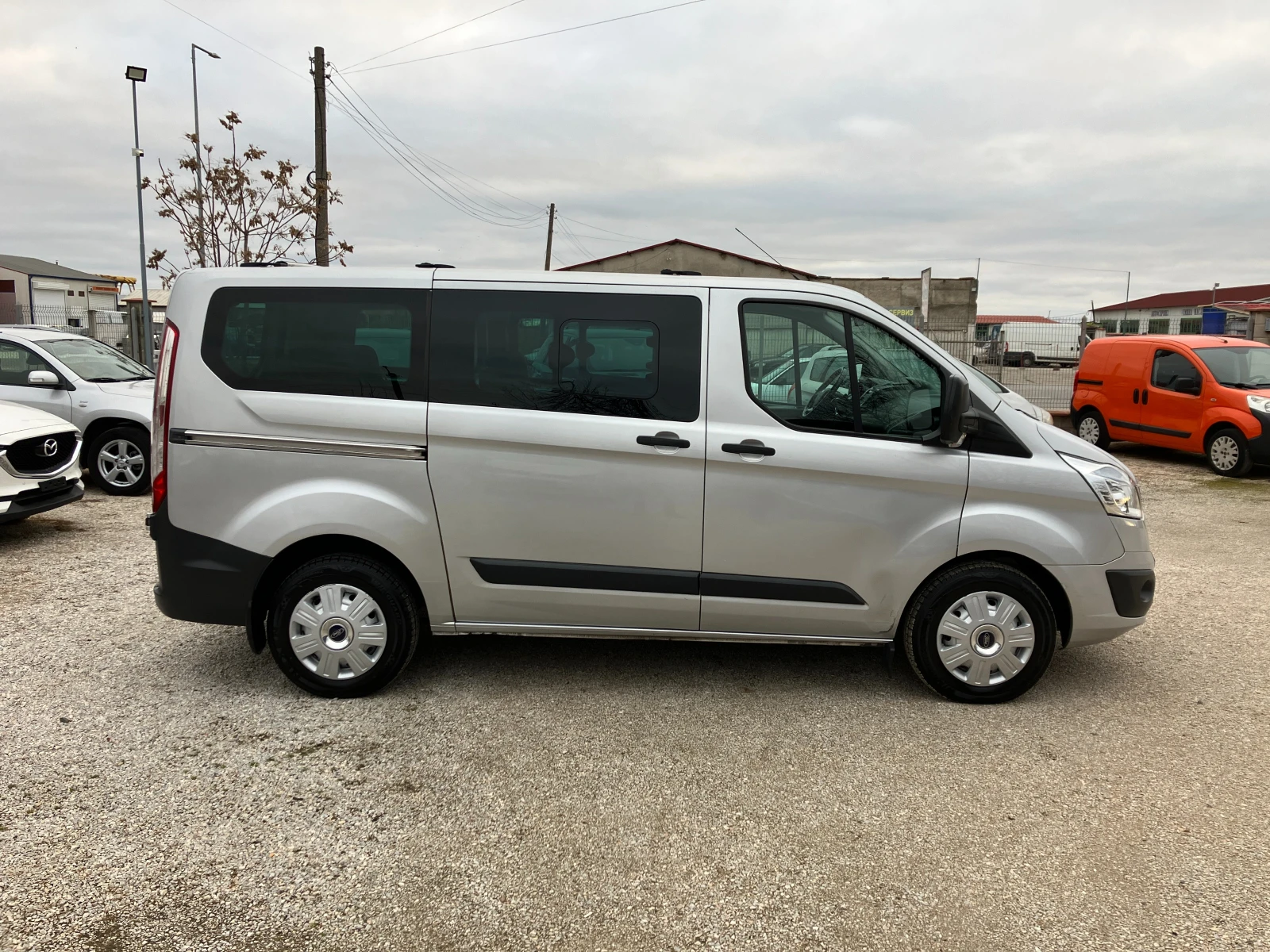 Ford Transit 2.2 TDCI- 9местен - изображение 7