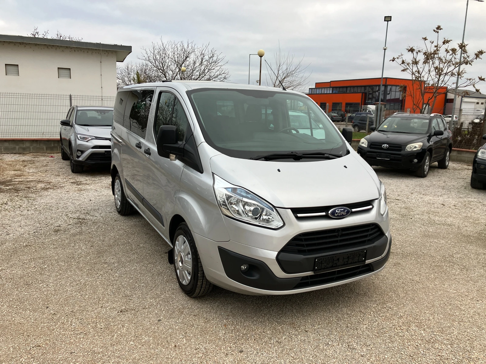 Ford Transit 2.2 TDCI- 9местен - изображение 8