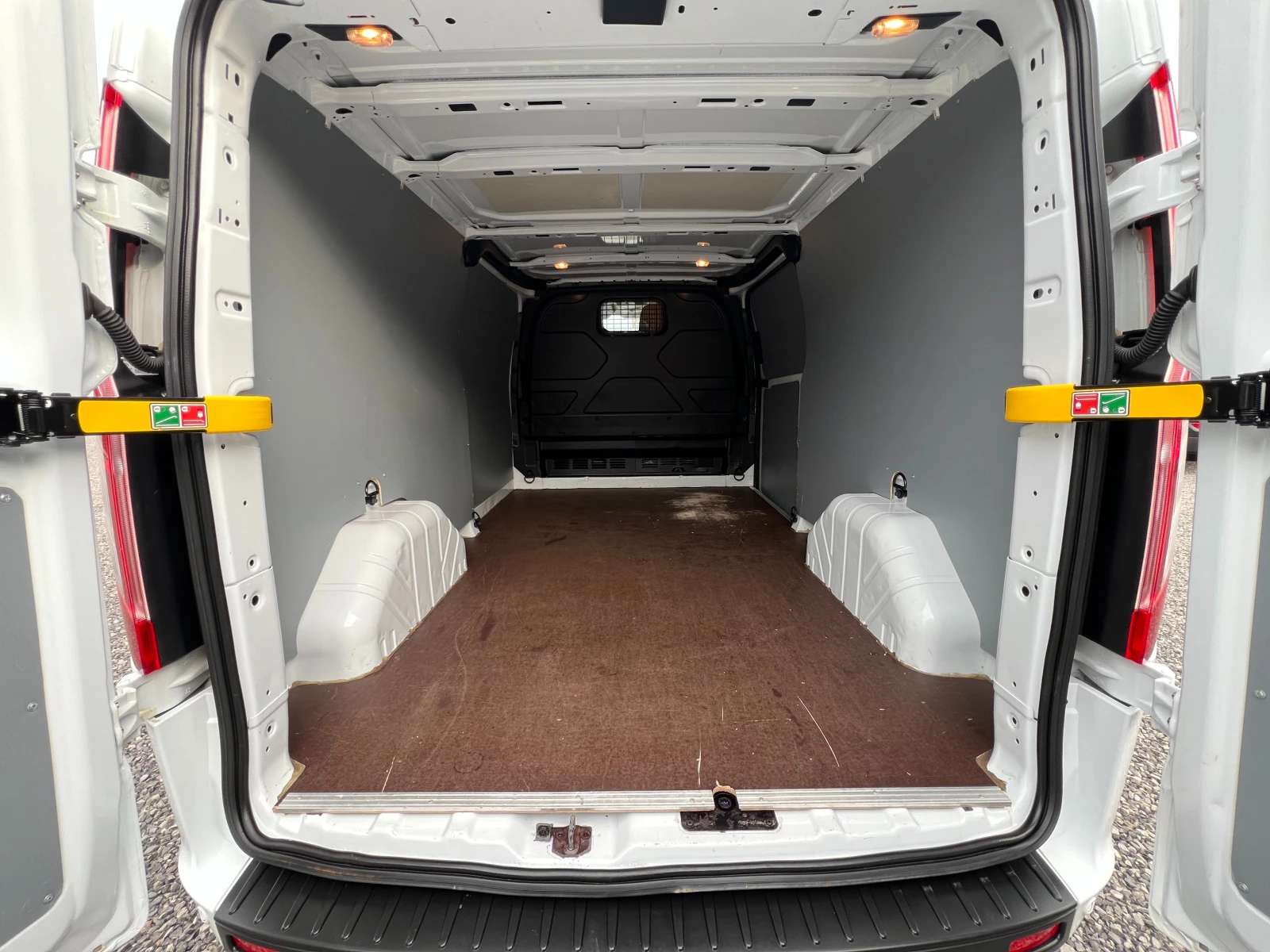 Ford Transit 2.0TDCi ����� ����/3-������/LED/PDC/����. �������/ | Mobile.bg � ����������� 10